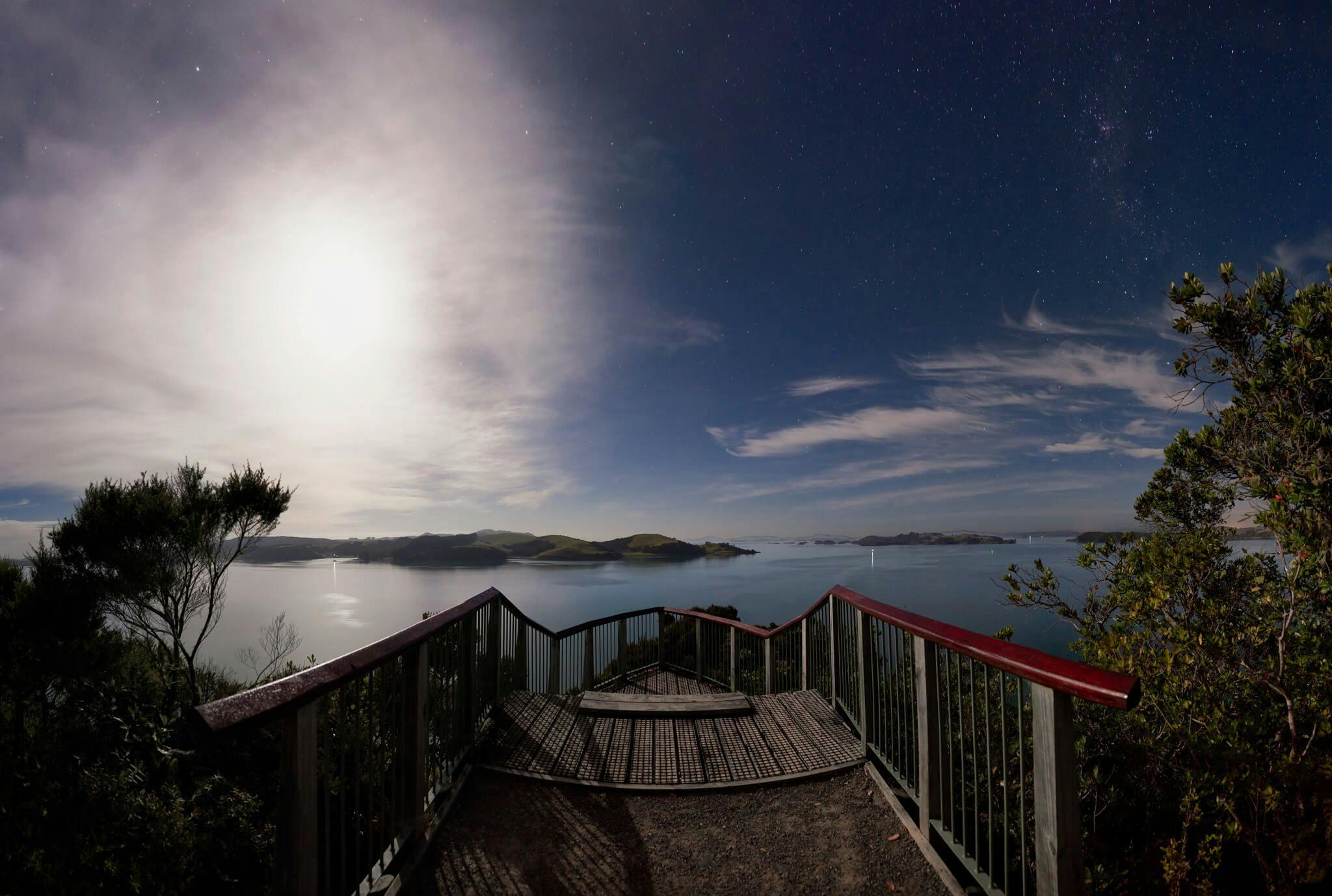 Opito Bay iluminada por la luna, Northland - Nueva Zelanda